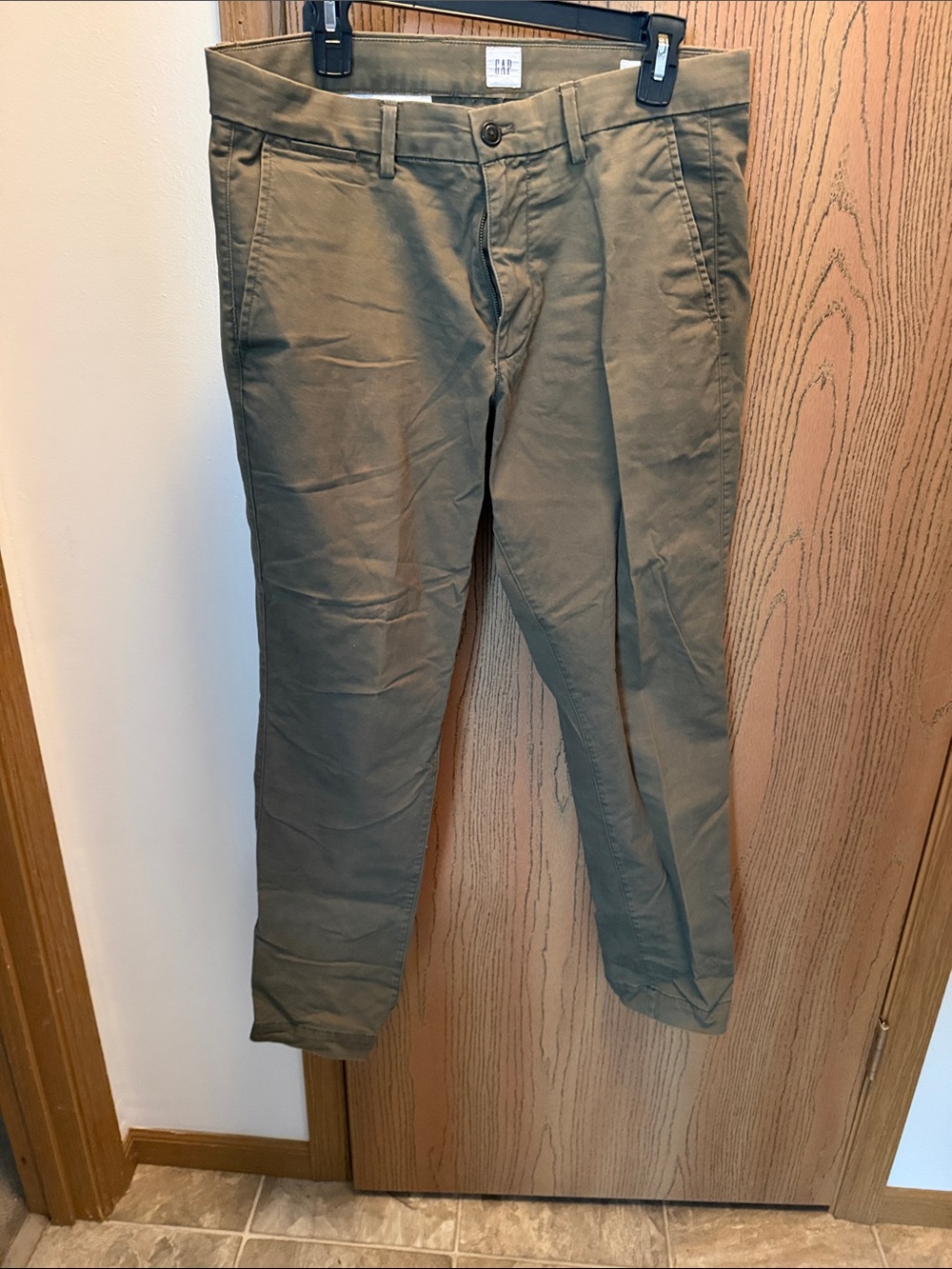 GAP Men's Olive Green Slim Chinos